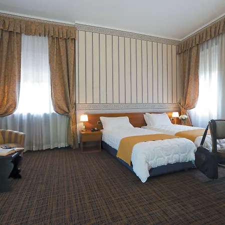 Ele Park Pamphili Hotel 4*