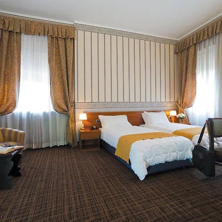 Hotel Ele Park Pamphili 4*